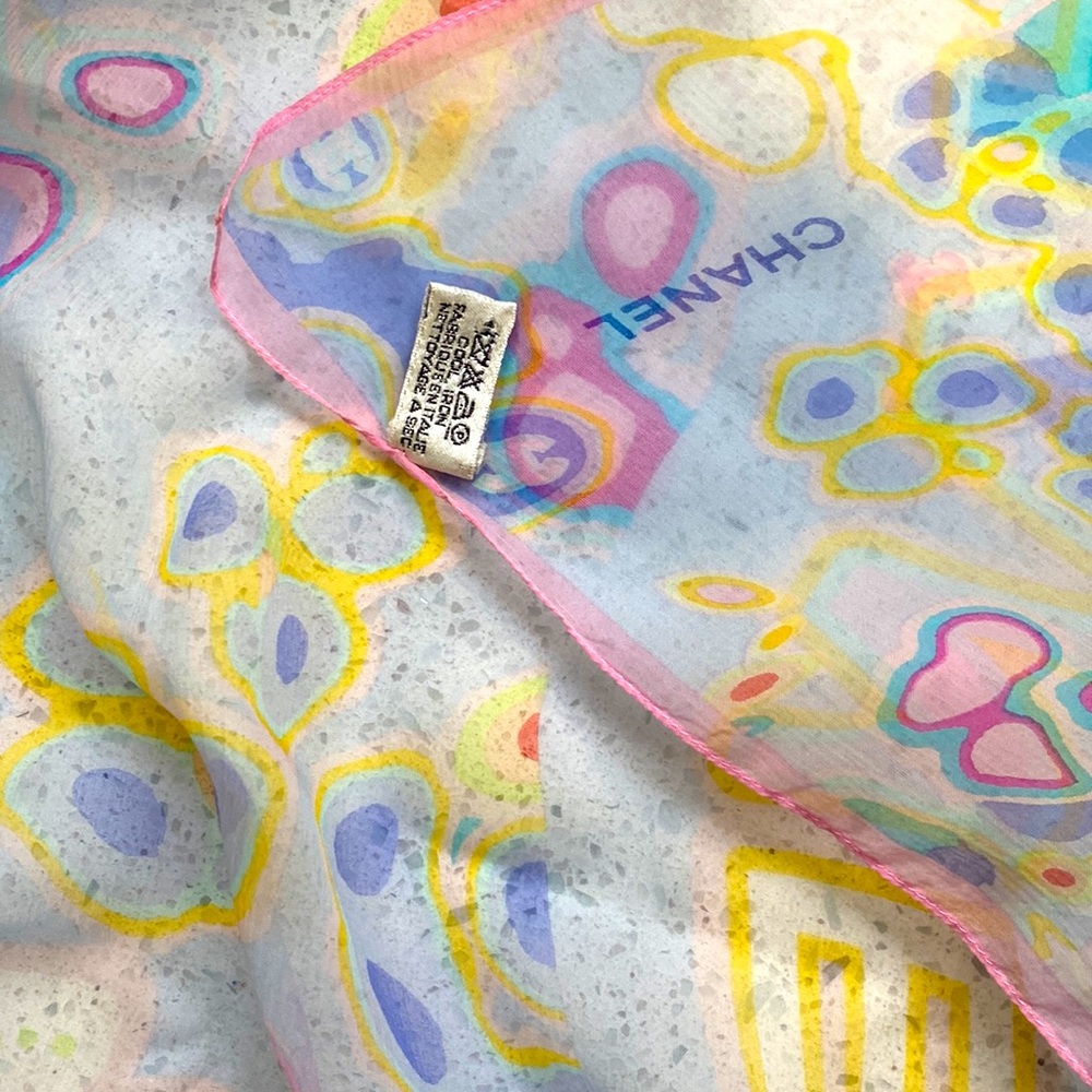 Chanel scarf - Picture 6 of 8